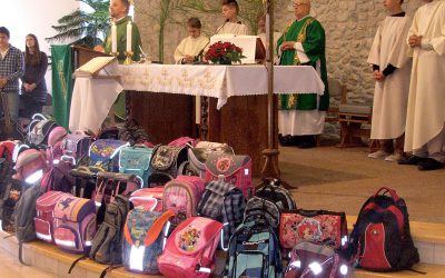 Rozmaring és táskaáldás a szentmisén